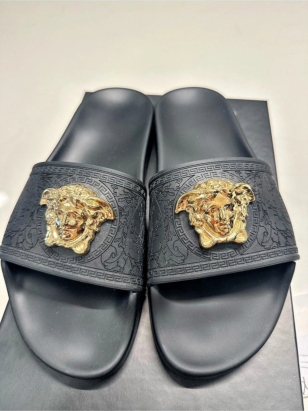Versace La Medusa Rubber Sliders Black & Gold US